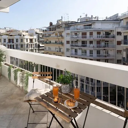 Apartment Spacious In The Heart Of *